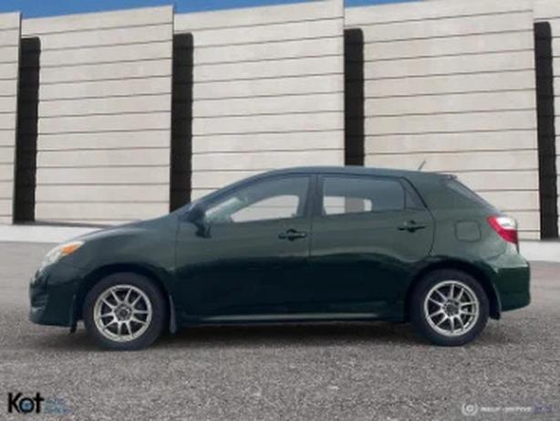 2011 TOYOTA MATRIX image 8