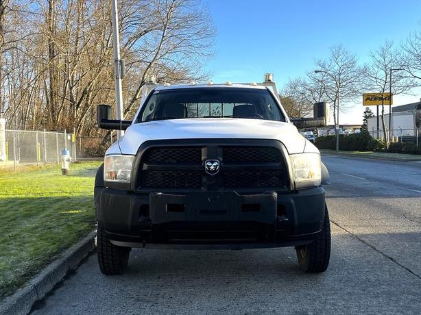 2014 RAM 5500 Crew Cab 9 Foot Flat Deck Dually 4WD image 3