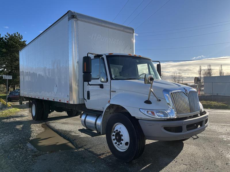 2013 International 4300 24 Foot Cube Van Hydraulic Brakes Diesel Power Tail Gate display photo