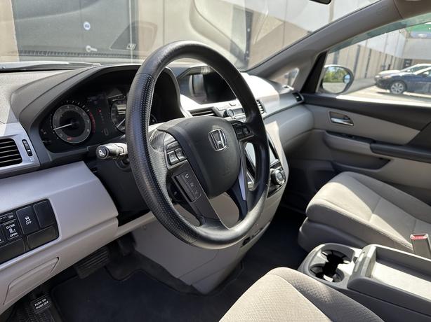 2015 Honda Odyssey image 8