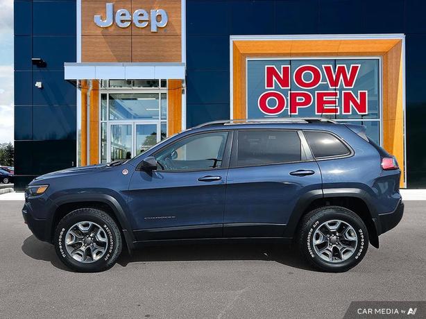 2019 Jeep Cherokee Trailhawk 4x4 | Bluetooth Connect | No Reported Accidents! image 3