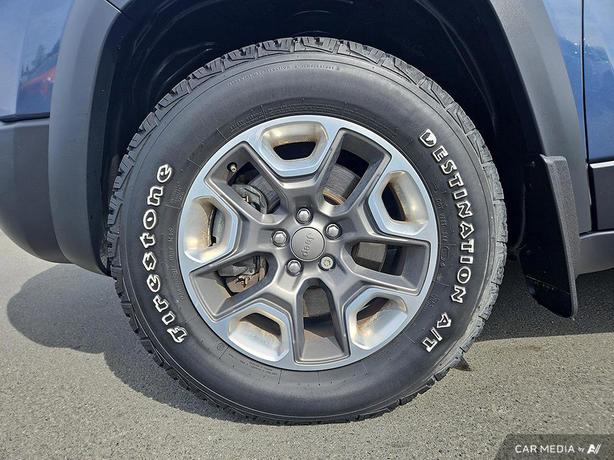 2019 Jeep Cherokee Trailhawk 4x4 | Bluetooth Connect | No Reported Accidents! image 6