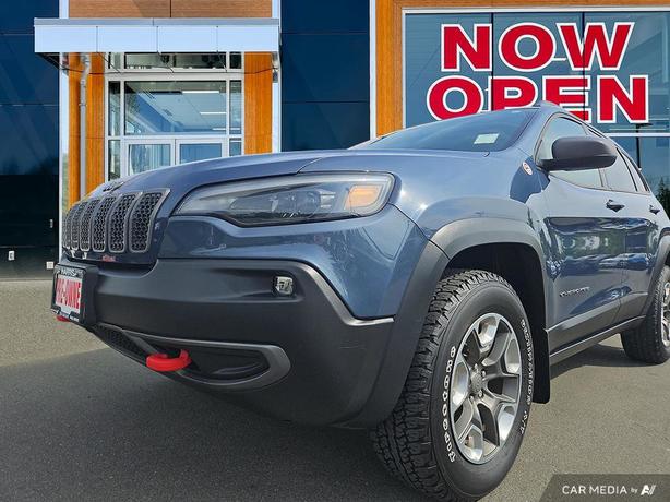 2019 Jeep Cherokee Trailhawk 4x4 | Bluetooth Connect | No Reported Accidents! image 8