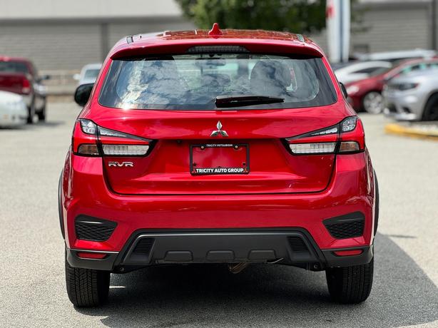 2024 Mitsubishi RVR ES - Heated Seats, Apple Carplay/Android Auto image 6