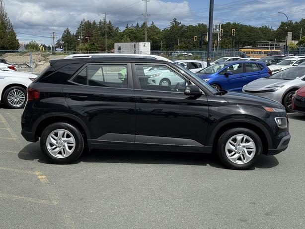 2021 Hyundai Venue Preferred FWD - Air Conditioning & Heated Seats image 5