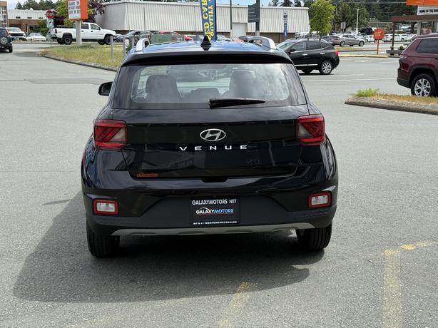 2021 Hyundai Venue Preferred FWD - Air Conditioning & Heated Seats image 7