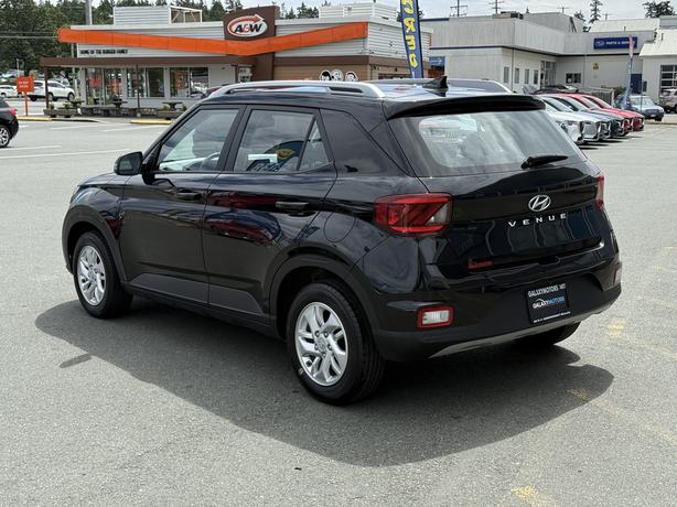 2021 Hyundai Venue Preferred FWD - Air Conditioning & Heated Seats image 8