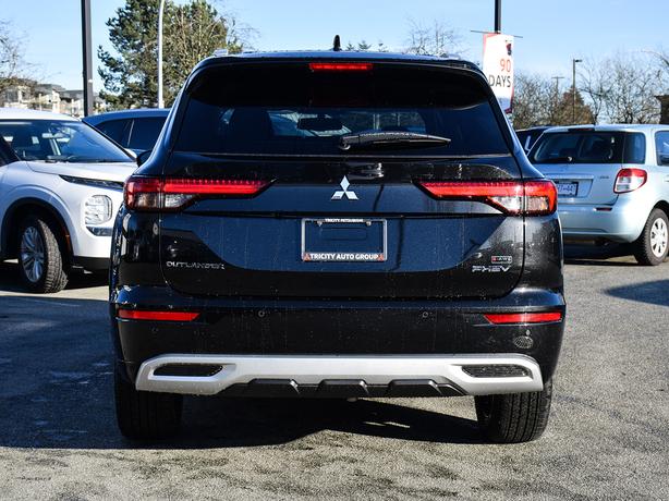 2025 Mitsubishi Outlander PHEV GT Premium - $10,000 Discount, Manager Demo! image 4