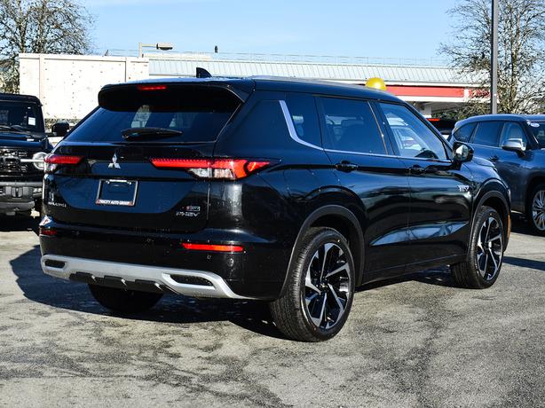 2025 Mitsubishi Outlander PHEV GT Premium - $10,000 Discount, Manager Demo! image 5