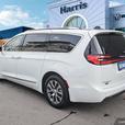2024 Chrysler Pacifica Hybrid Pinnacle thumbnail image 4