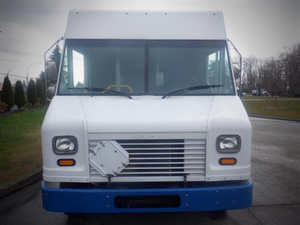 2011 Ford E-450 Utilimaster 18 Foot Cargo step Van With Rear Shelving image 3