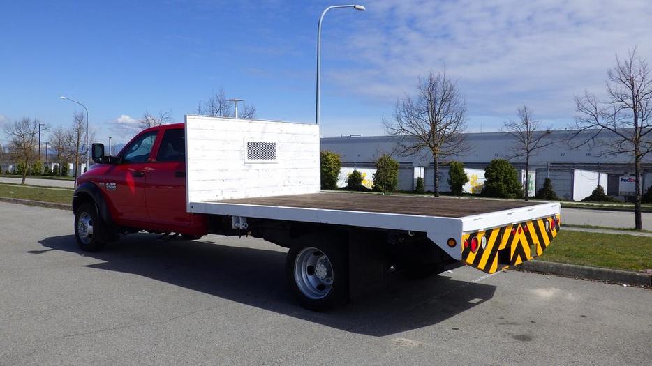 2015 RAM 5500 Crew Cab  12 Foot Flatdeck 4WD Dually display photo
