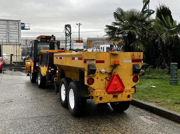 2015 International 3000 MT6 Articulating Plow with Sander Trailer Diesel image 8
