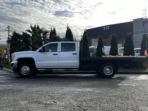 2017 GMC Sierra 3500HD 9 Foot Flat Deck 4WD image 6
