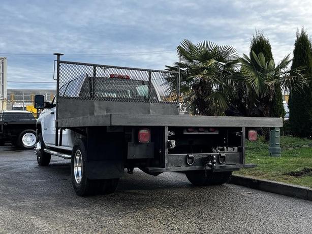 2017 GMC Sierra 3500HD 9 Foot Flat Deck 4WD image 8