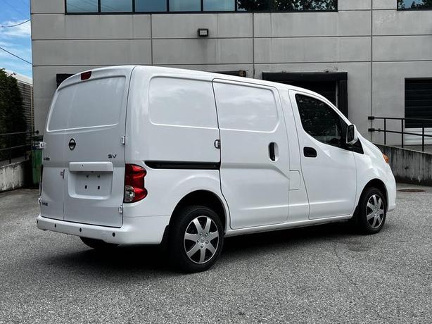 2020 Nissan NV200 SV Cargo Van image 7