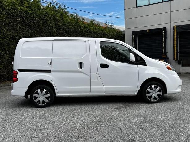2020 Nissan NV200 SV Cargo Van image 8