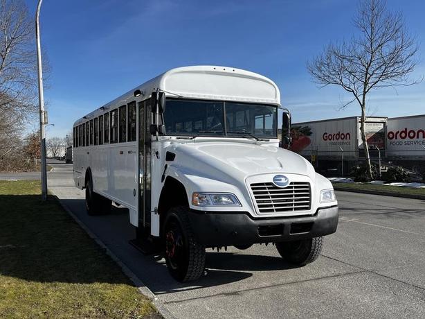 2022 Blue Bird Vision 45 Passenger Bus 4WD image 2