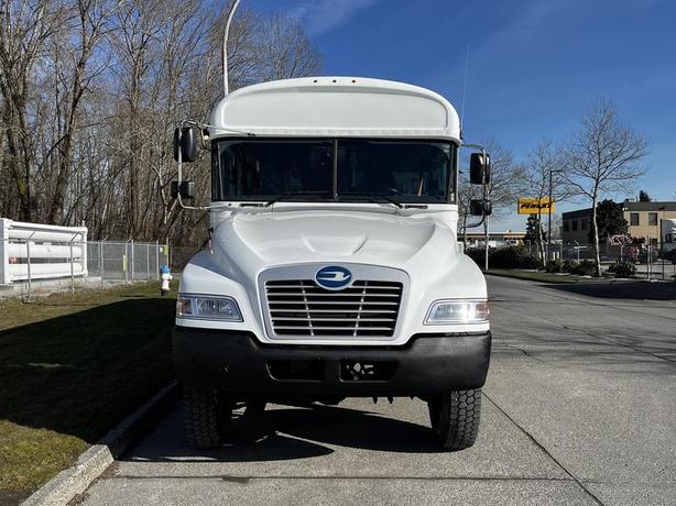 2022 Blue Bird Vision 45 Passenger Bus 4WD image 3