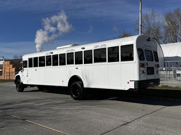 2022 Blue Bird Vision 45 Passenger Bus 4WD image 7