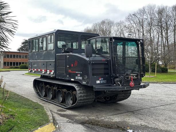 2023 Prinoth Panther T6 12 Passenger Crew Cab Carrier 4WD Diesel image 1