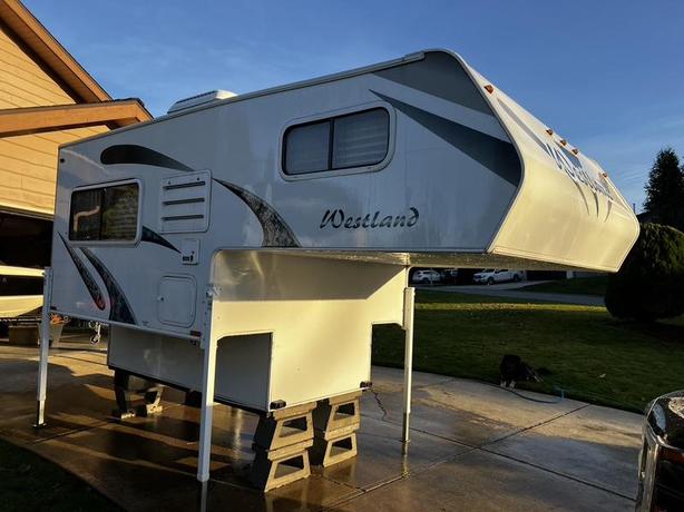 2023 Westland 80W 8 Foot Recreational Truck Bed Camper image 4