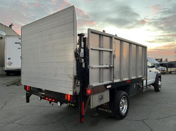 2008 Dodge Ram 5500 Quad Cab 2WD 14 Foot Flat Deck Diesel With Power Tailgate image 5