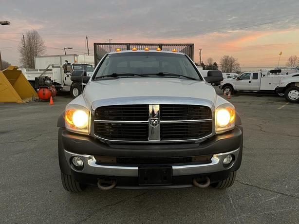 2008 Dodge Ram 5500 Quad Cab 2WD 14 Foot Flat Deck Diesel With Power Tailgate image 8