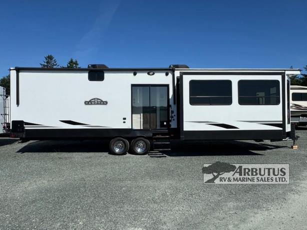 Used 2021 CrossRoads RV Hampton HP372FDB image 6