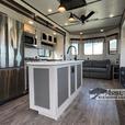 Used 2021 CrossRoads RV Hampton HP372FDB thumbnail image 8