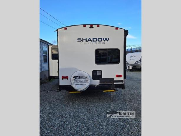 Used 2022 Cruiser Shadow Cruiser 240BHS image 5