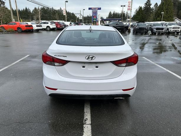 2016 Hyundai Elantra GLS image 4