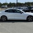 2022 Volvo S60 B5 R-Design AWD - Front dual zone A/C & ABS Brakes thumbnail image 5