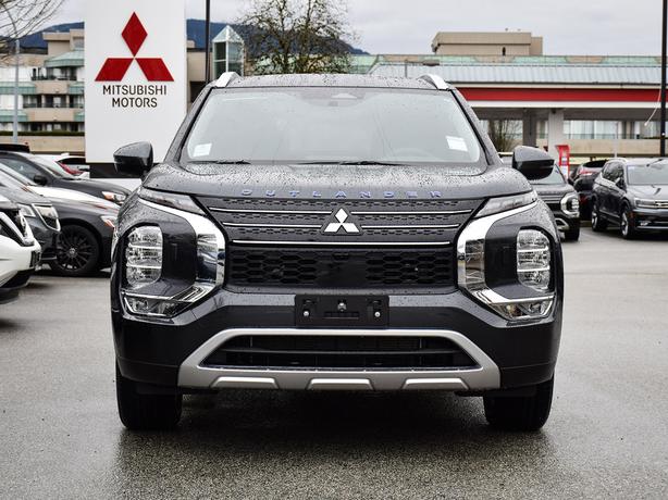 2025 Mitsubishi Outlander PHEV SE - $10,000 Discount, Manager Demo! image 7