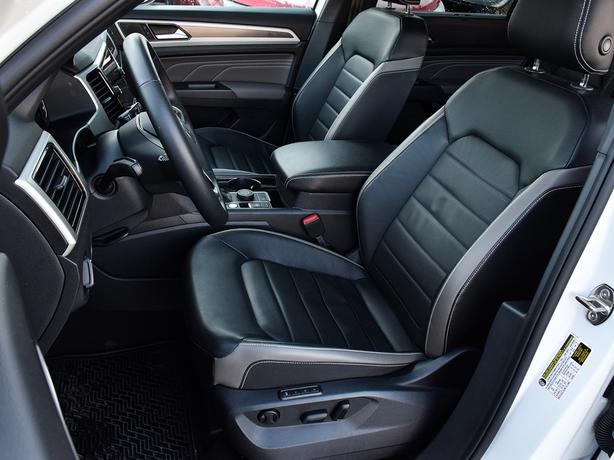 2023 Volkswagen Atlas Cross Sport Highline - Manager Demo, Leather, Sunroof image 8