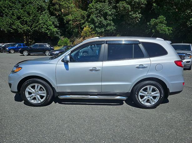 2012 Hyundai  Santa Fe SE image 3