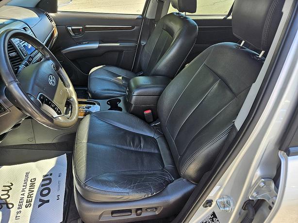 2012 Hyundai  Santa Fe SE image 7
