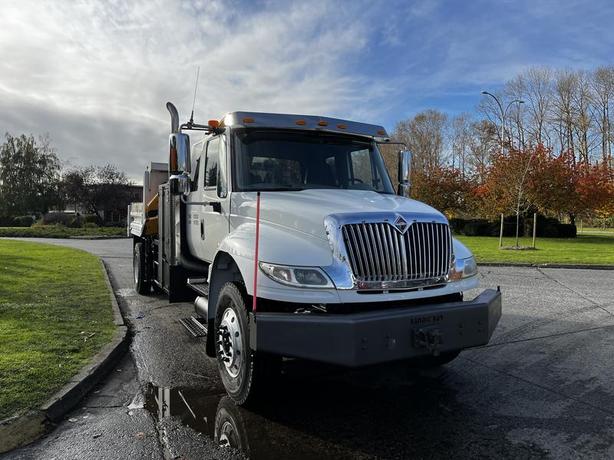 2013 International DuraStar 4300 Dump Truck With Crane Air Brakes Diesel image 2