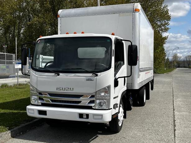 2016 Isuzu NQR 16 Foot Cube Van with Power Tailgate Diesel image 4
