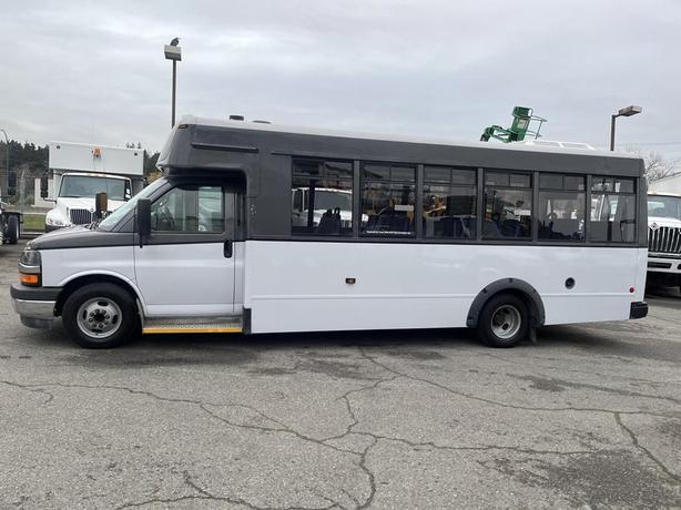 2017 Chevrolet Express G4500 21 Passenger Bus With Wheelchair Accessibility image 2