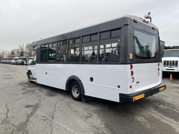 2017 Chevrolet Express G4500 21 Passenger Bus With Wheelchair Accessibility image 3
