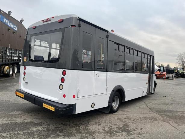 2017 Chevrolet Express G4500 21 Passenger Bus With Wheelchair Accessibility image 5