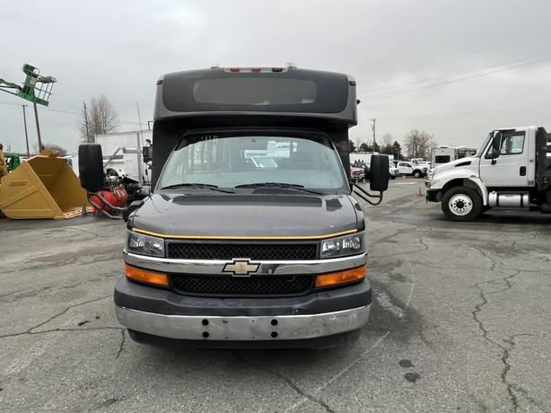 2017 Chevrolet Express G4500 21 Passenger Bus With Wheelchair Accessibility image 8