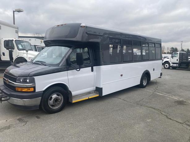 2018 Chevrolet Express G4500 21 Passenger Bus With Wheelchair Accessibility image 1
