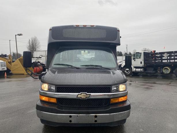 2018 Chevrolet Express G4500 21 Passenger Bus With Wheelchair Accessibility image 2