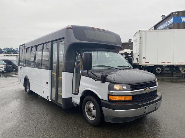 2018 Chevrolet Express G4500 21 Passenger Bus With Wheelchair Accessibility image 3