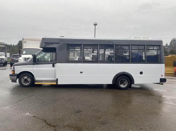 2018 Chevrolet Express G4500 21 Passenger Bus With Wheelchair Accessibility image 8