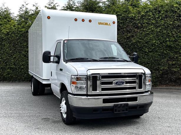 2021 Ford E-450 Super Duty 16-Foot Cube Van image 2