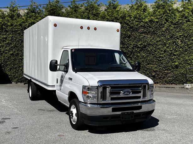2021 Ford Econoline E-450 Super Duty 16-Foot Cube Van with Ramp image 2