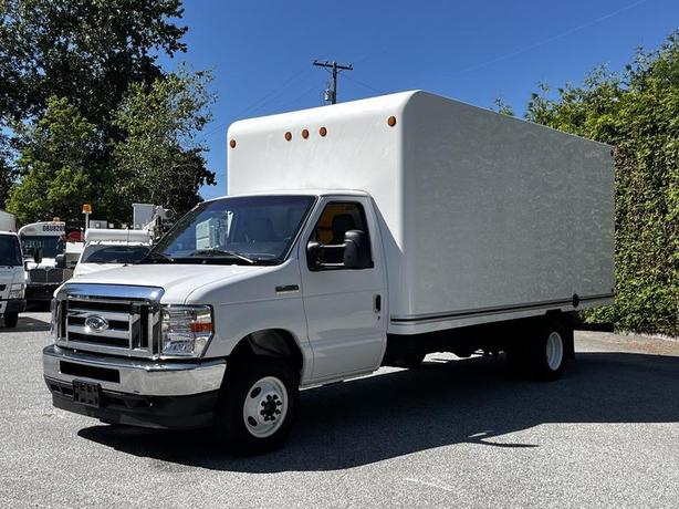 2021 Ford Econoline E-450 Super Duty 16-Foot Cube Van with Ramp image 5